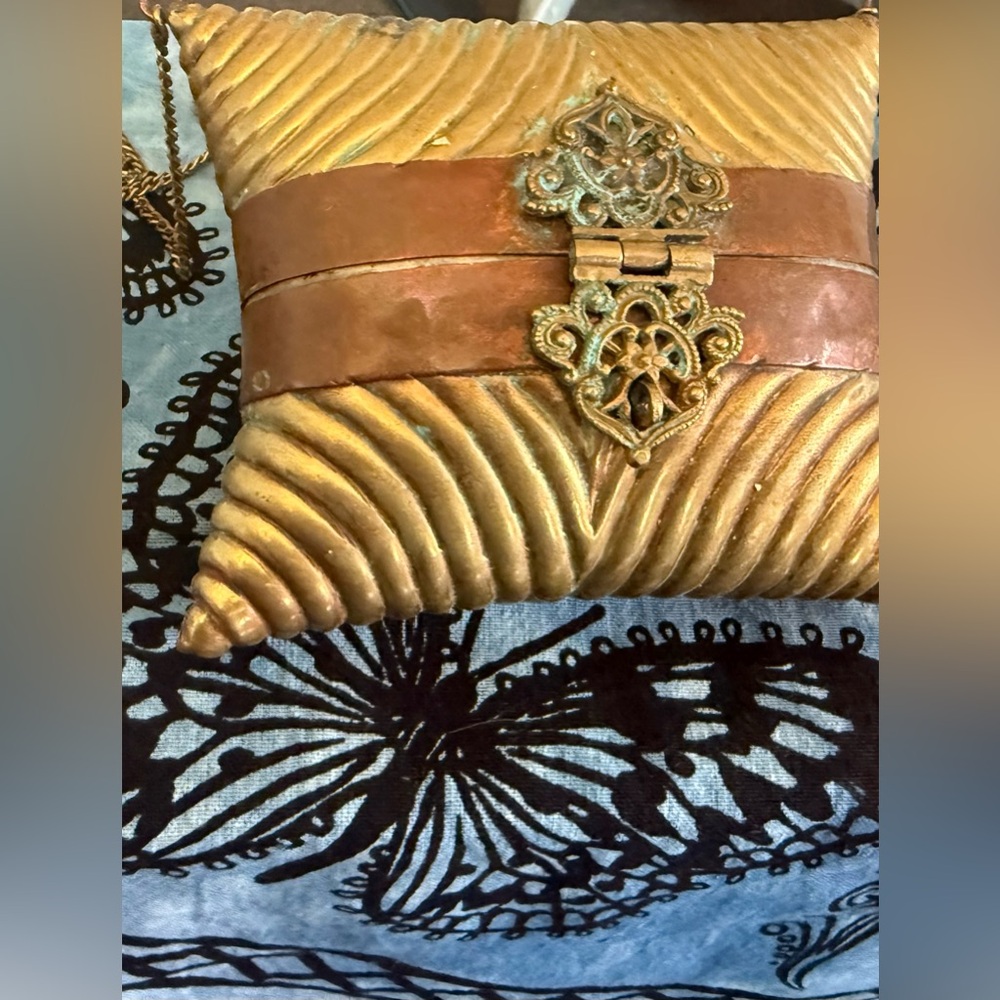 Small vintage purse